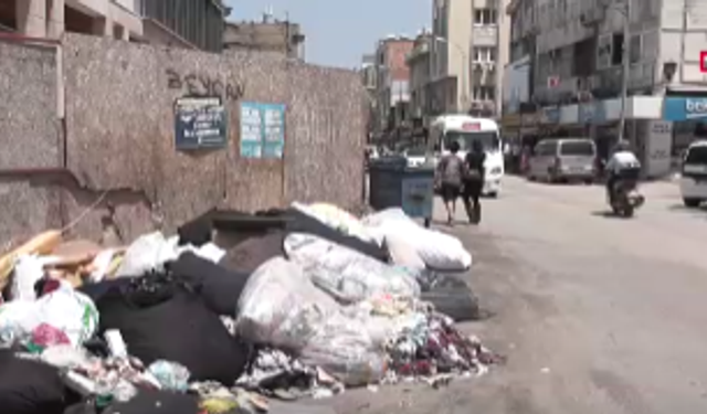 Yol kenarındaki atıklar tepki topladı
