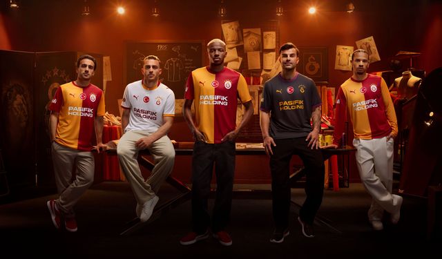 Galatasaray'ın 5 yıldızlı formaları tanıtıldı