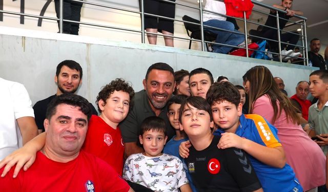 Gençlik ve Spor Bakan Yardımcısı Yerlikaya, Türkiye Minikler Güreş Şampiyonası’nı takip etti