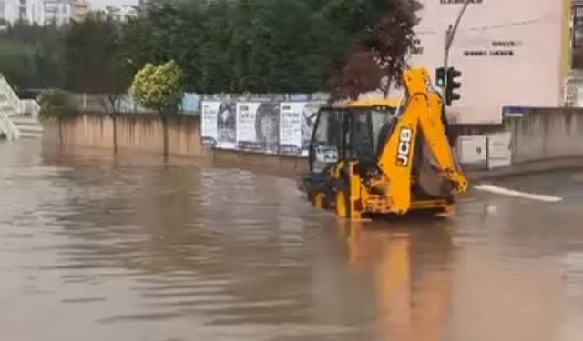 Sağanak hayatı felç etti