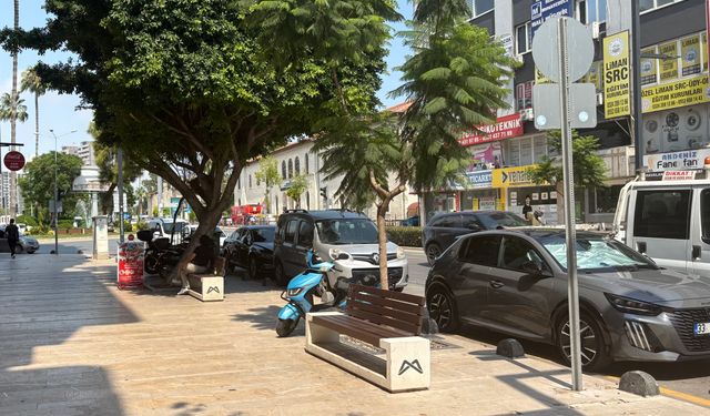 Sıcak hava Mersin Çarşısı’nı sessizliğe bürüdü