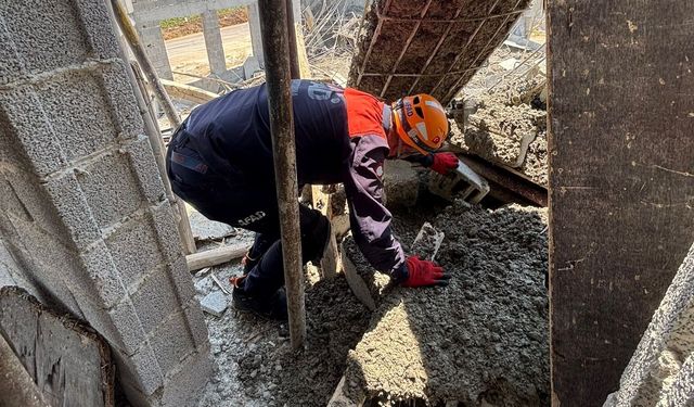 Cami inşaatında çökme: 3 işçi yaralandı