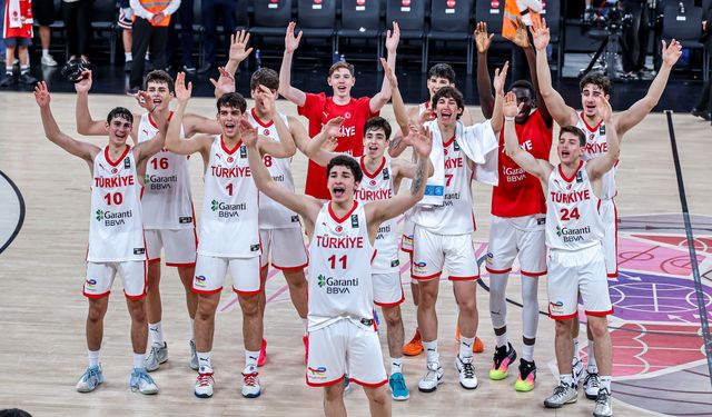 U17 Erkek Milli Basketbol Takımı çeyrek finalde