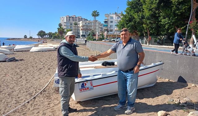 Mersin'de 36 yıllık tekne ustası siparişlere yetişemiyor