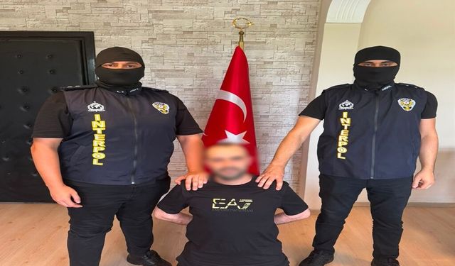 Kırmızı bültenle aranan 2 organize suç örgütü elebaşı Türkiye'ye iade edildi