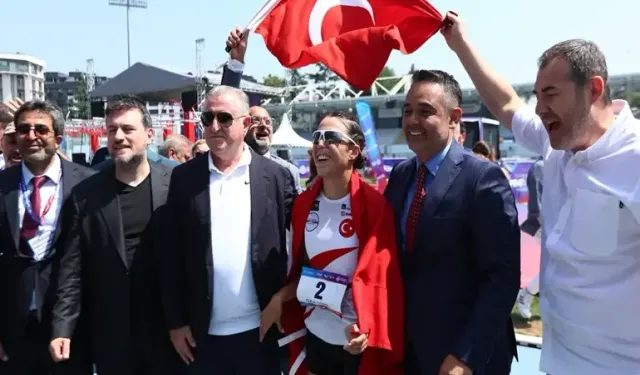 Bakan Bak: Türkiye sporun her dalında finallerde