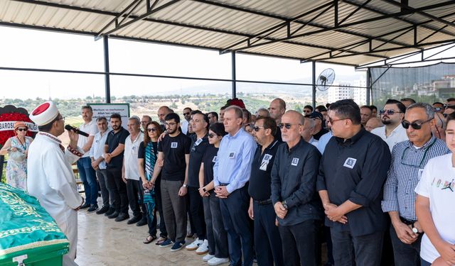 Başkan Seçer, Duygu Öksüz Canova’nın cenaze törenine katıldı