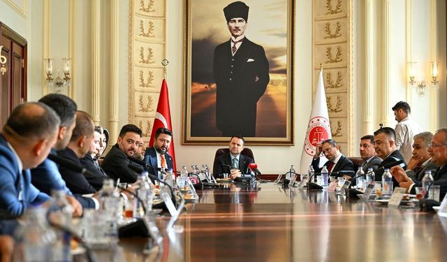 Bakan Gürlek, Nevşehir heyeti ile bir araya geldi