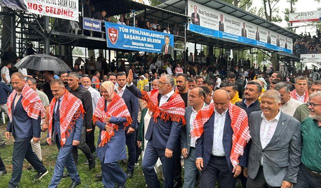 Bakan Işıkhan: Milli sporcularımıza desteğimiz sürecek