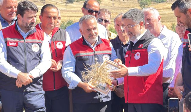 Bakan Yumaklı: Hasat sezonunu 140 milyon tonluk rekor üretimle kapatacağız