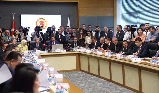 Çerçeve yasası komisyondan geçti