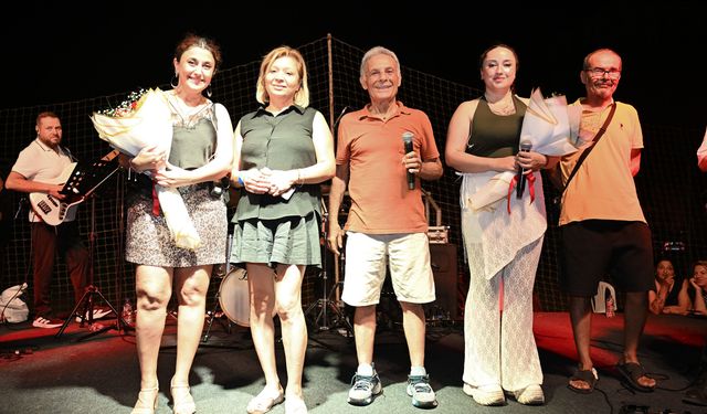 'Yaz Dostum' konserleri Tömük sahiline renk kattı