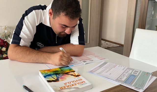 Otizmli Deniz, moleküler biyoloji ve genetik bölümünü kazandı