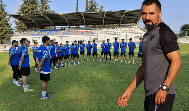 Mersin futbolunun efsanesi Önal Arıca Karacailyas’ın başına geçti