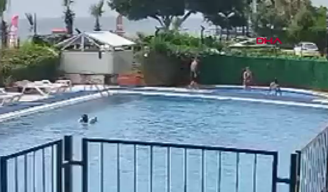 Mersin'de boğulma tehlikesi geçiren çocuğu görevli kurtardı