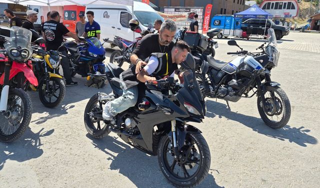 Mersinli motosikletçilerden Erzincan Motofest 2026’da güvenli sürüş eğitimi