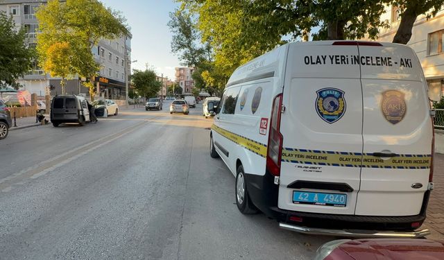 Yolda karşılaştığı husumetlisini bıçakla öldürdü; o anlar kamerada