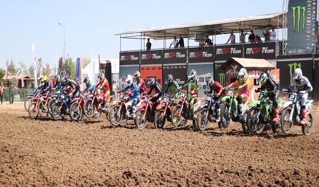 MXGP Türkiye'de EMX125 ve EMX250'de zafer Bauer'in