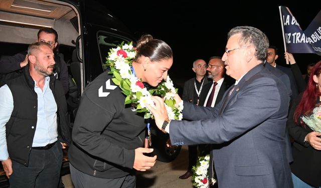 Avrupa şampiyonu Havvanur Kethüda, memleketinde coşkuyla karşılandı