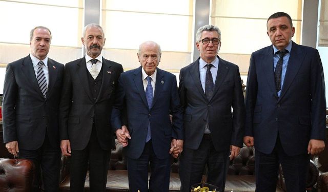Bahçeli’den Sarallar ve Şahinler aileleriyle buluşma