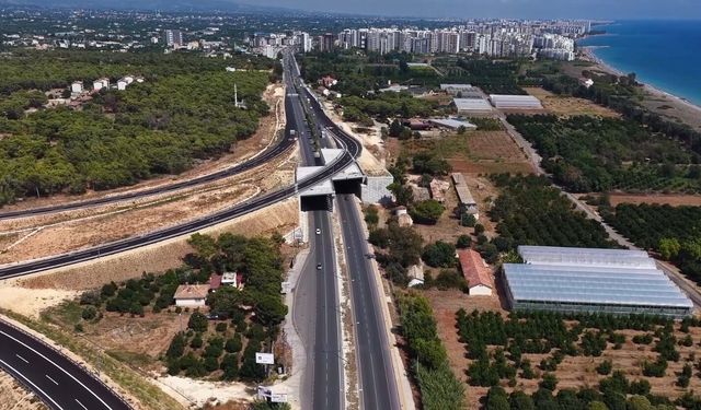 Çeşmeli-Taşucu otoyolu 18 dakikaya düşecek