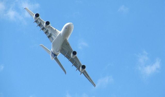 Dubai-Tel Aviv uçağında kaçırılma alarmı
