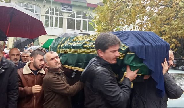 Bıçaklanan 6 çocuk annesi hayatını kaybetti