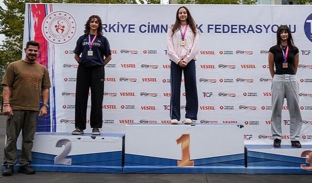 Esilay Odabaşı’ndan şampiyonada çifte madalya
