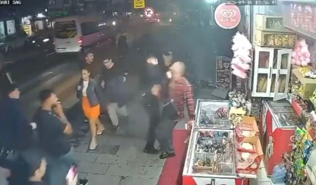 Sokak ortasında çifte saldırı güvenlik kamerasında