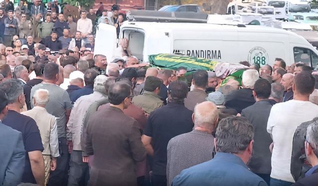 İki mezarda üç can toprağa verildi