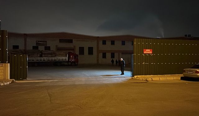 Sunta üretim tesisinde makineye sıkışan işçi öldü