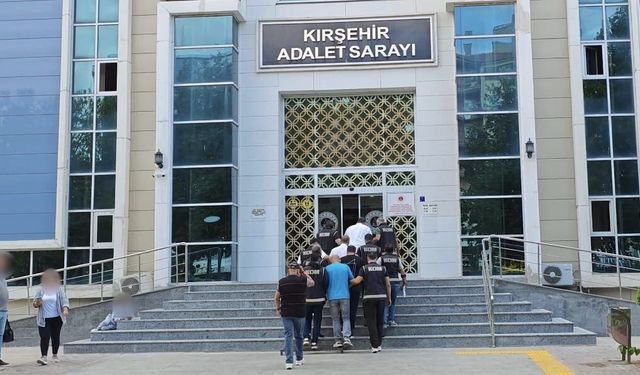 Zorla alıkoyup gasp iddiası: 4 tutuklama