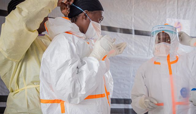 Ebola salgınında ölü sayısı 3 bin 7’ye yükseldi