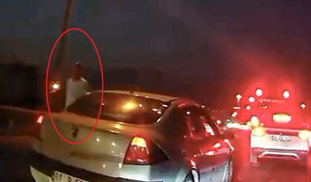 Kendisini ‘başkomiser’ olarak tanıtıp sürücüden ehliyet ve ruhsat istedi