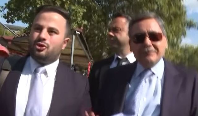 Osman Gökçek’ten Melih Gökçek’in sakız çiğnemesine açıklama