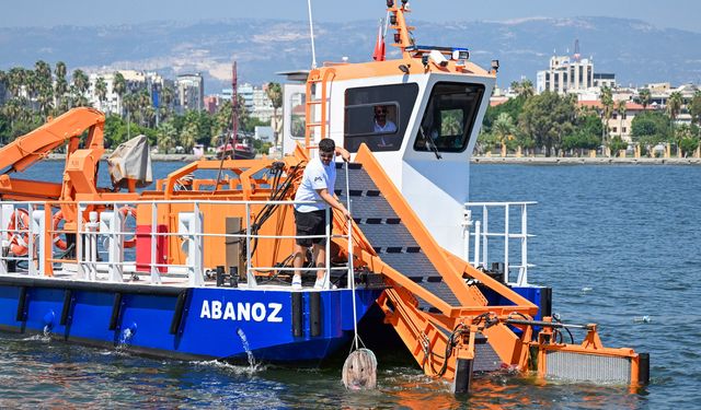 Mersin Büyükşehir denizin kirli olmasına kayıtsız kalamadı