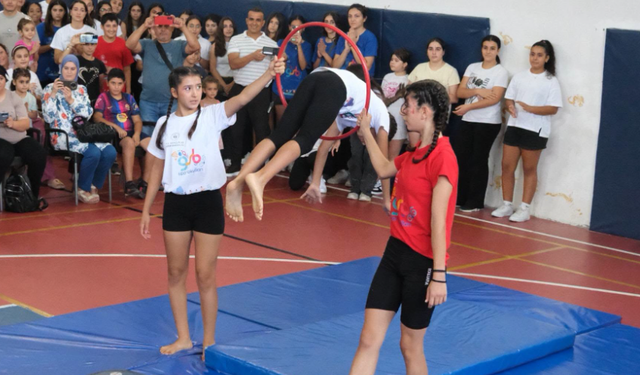 Tarsus’ta Gençlik Yaz Kulübü’nün finali renkli geçti
