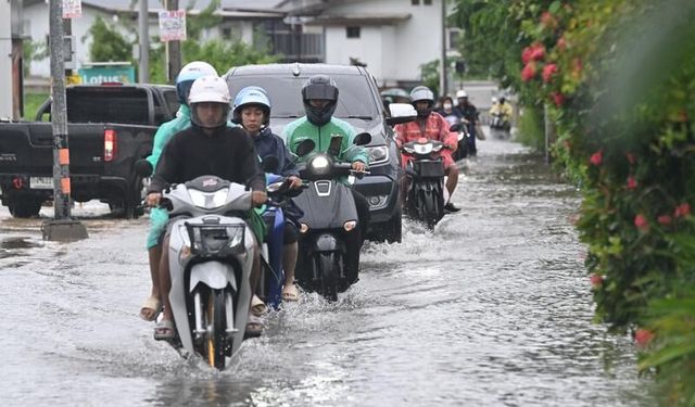 Bangkok'taki selden 700 bin kişi etkilendi