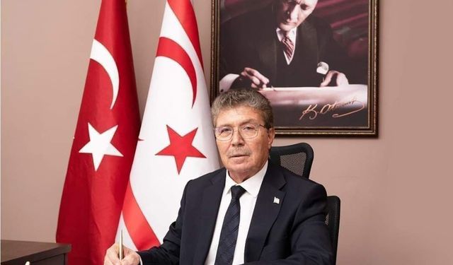 Ünal Üstel’den Avrupa şampiyonu Filenin Sultanları’na tebrik