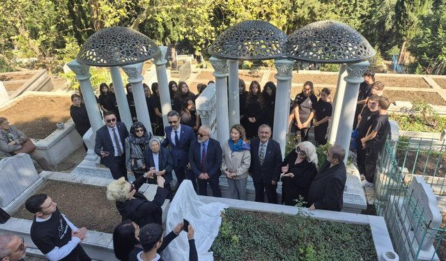 Sanat Güneşi, kabri başında anıldı