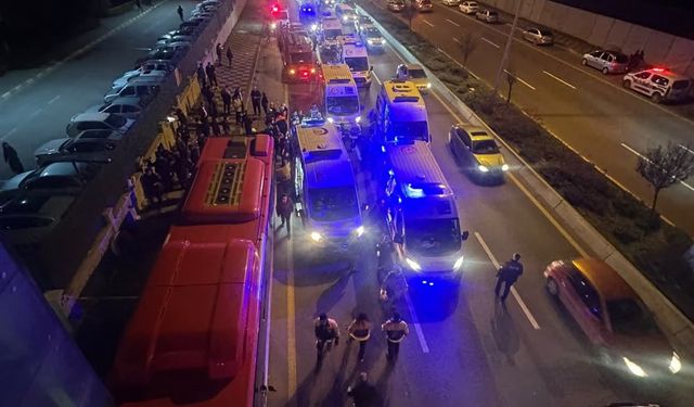 Ankara’da EGO otobüsü üst geçide çarptı: 24 yaralı