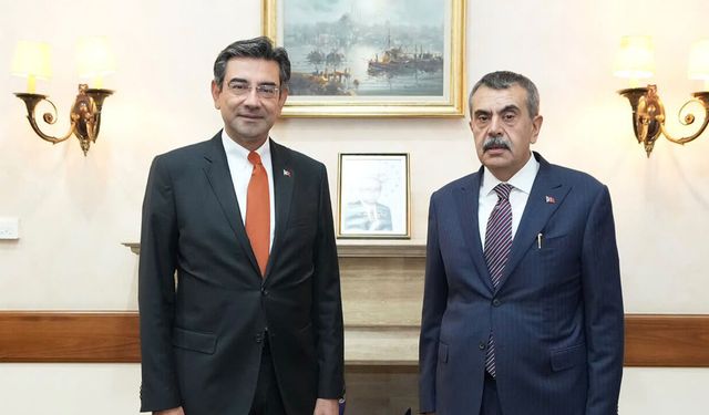 Bakan Tekin, Tiflis'te temaslarda bulundu