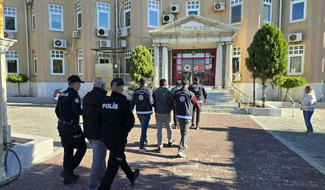 25 kaçak göçmen yakalandı, 3 organizatör tutuklandı