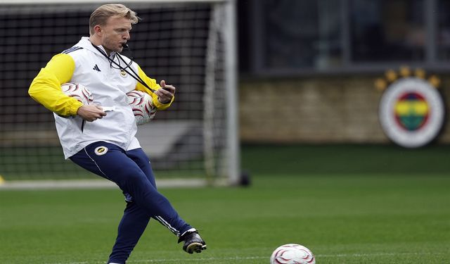 Milli araya kadar Fenerbahçe'yi Dirk Kuyt çalıştıracak