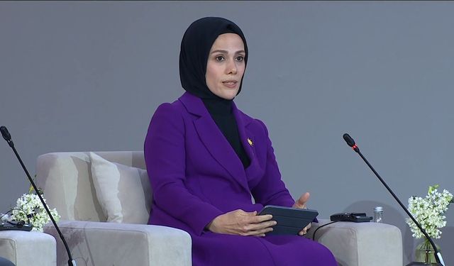Esra Albayrak: Yapay zekanın kabullerini sorgulamalıyız