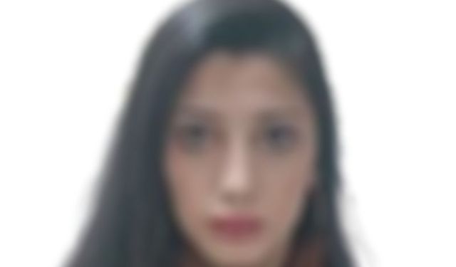 İstiklal Caddesi'nde polis armalı kıyafetle dans etti