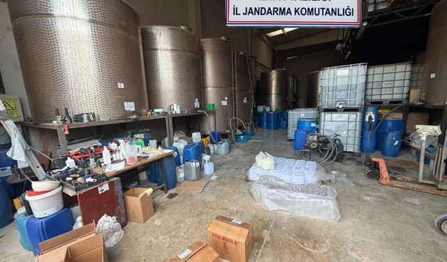 Bornova’da 21 bin litre kaçak etil alkol ele geçirildi