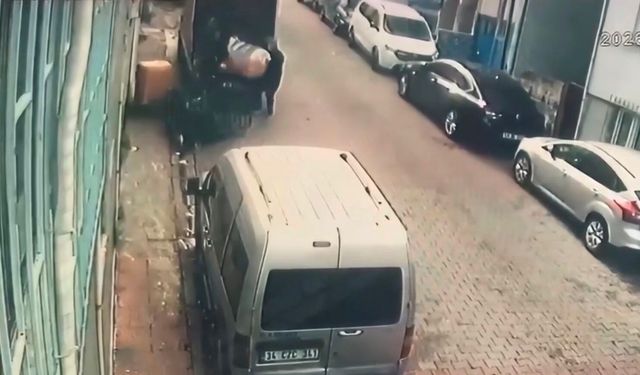 Temizlik işçileri çöpteki kolilerde yasaklı madde buldu