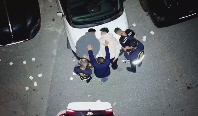 Küçükçekmece'de asayiş denetimi; firari 2 şüpheli yakalandı