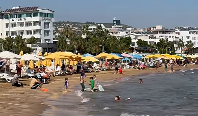 Türkiye kışa hazırlanırken Mersin'de sahiller tıklım tıklım